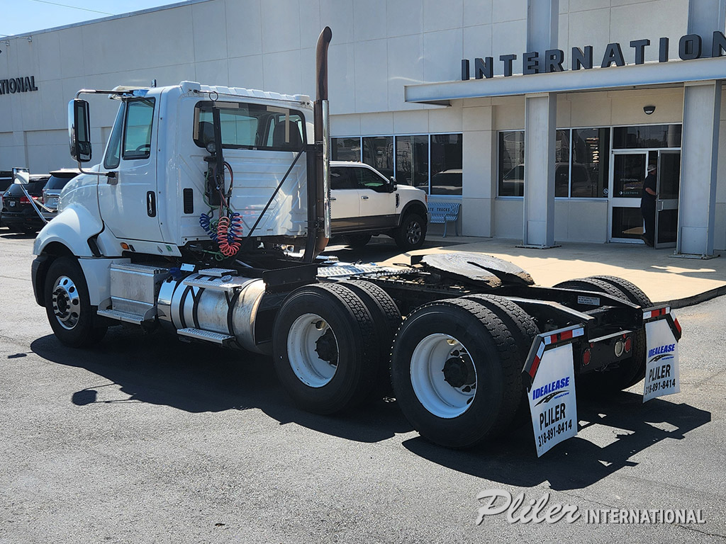 2017 INTERNATIONAL PROSTAR N743890 - image 4 of 6